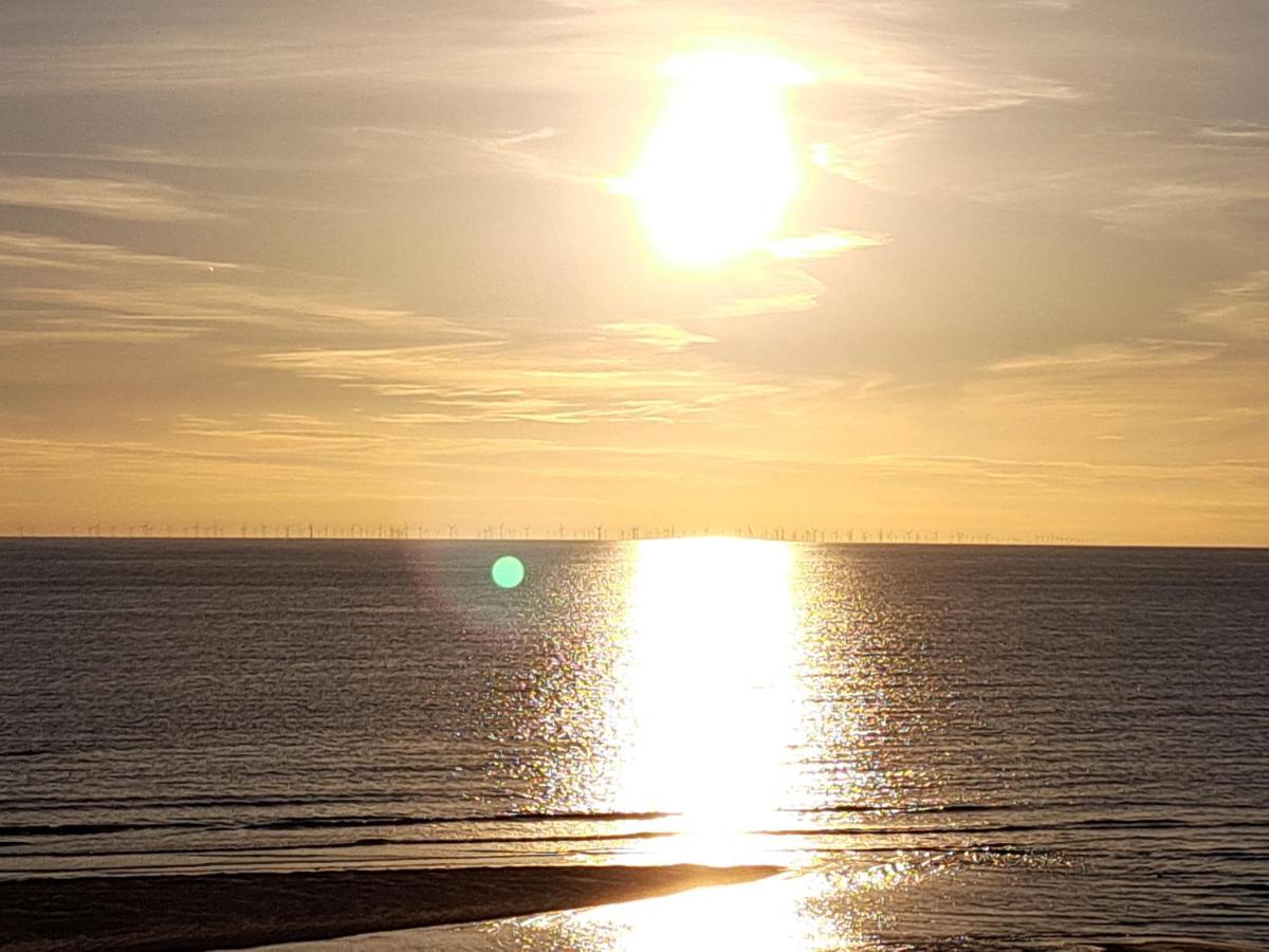 Family Holiday With Hot Tub , Family Groups Only Blackpool Exterior photo