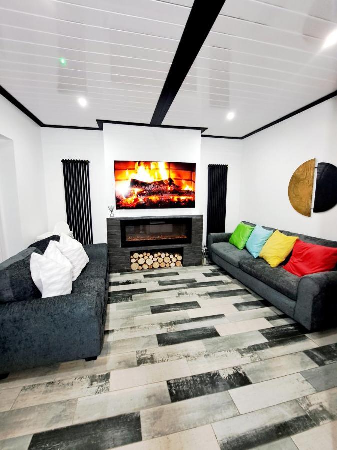 Family Holiday With Hot Tub , Family Groups Only Blackpool Exterior photo