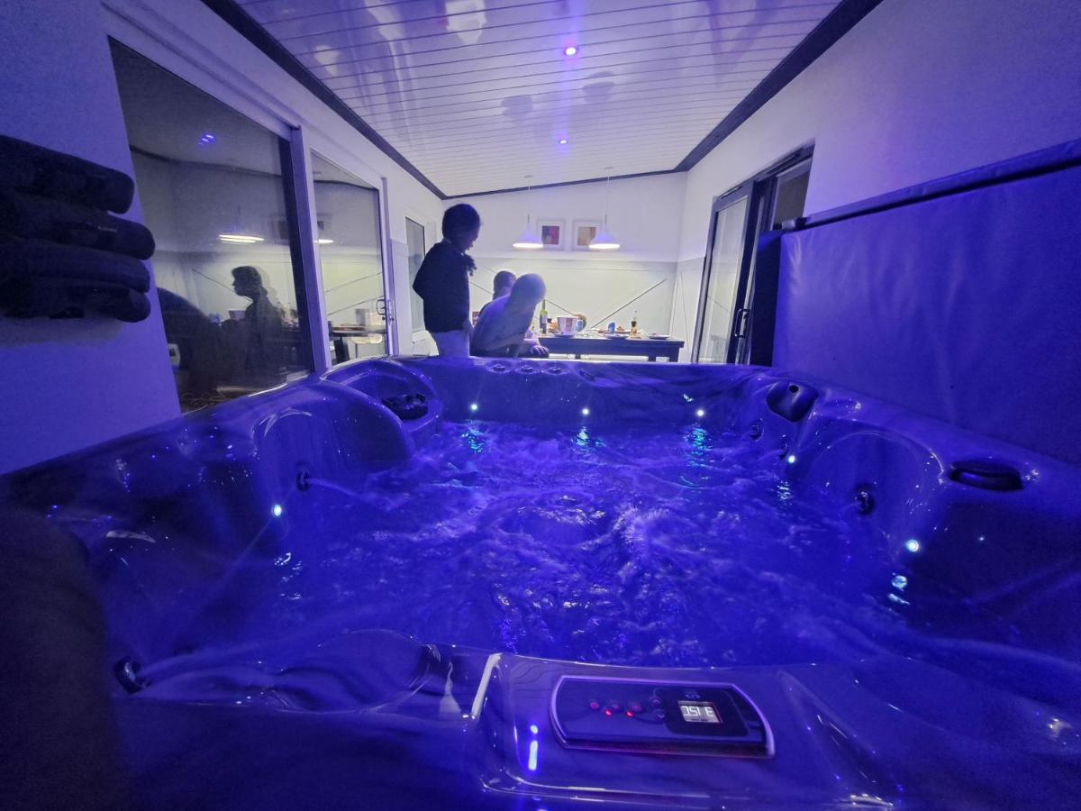 Family Holiday With Hot Tub , Family Groups Only Blackpool Exterior photo