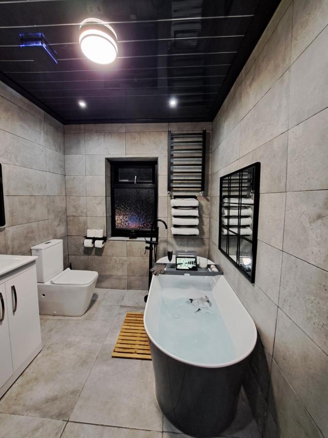 Family Holiday With Hot Tub , Family Groups Only Blackpool Exterior photo