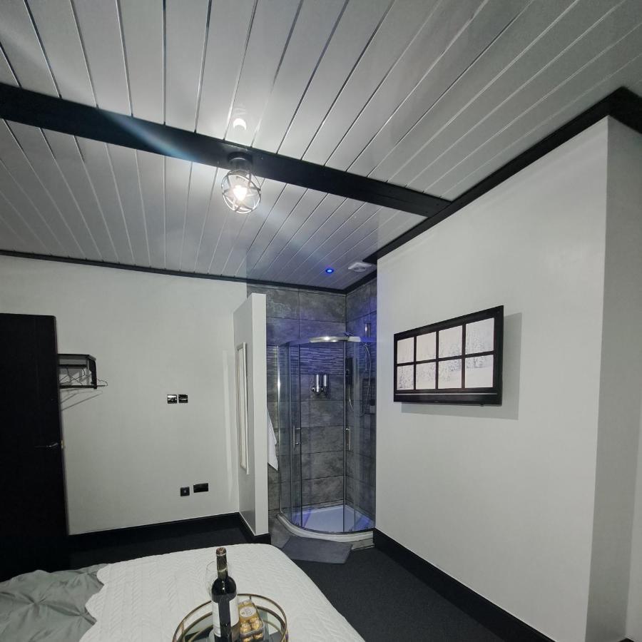Family Holiday With Hot Tub , Family Groups Only Blackpool Exterior photo