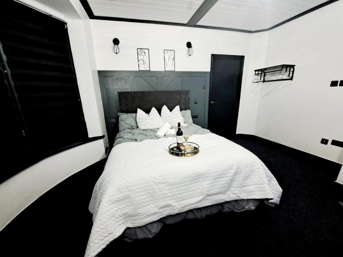 Family Holiday With Hot Tub , Family Groups Only Blackpool Exterior photo