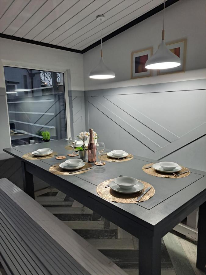 Family Holiday With Hot Tub , Family Groups Only Blackpool Exterior photo